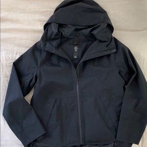 Lululemon rain jacket size 6